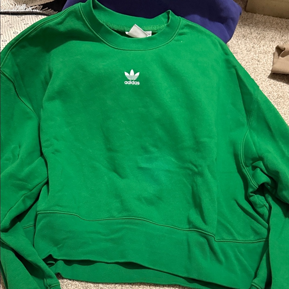 Adidas women’s Vibrant Green Crewneck Sweater cropped never worn size L